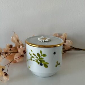 Vela aromática com tampa flor branca